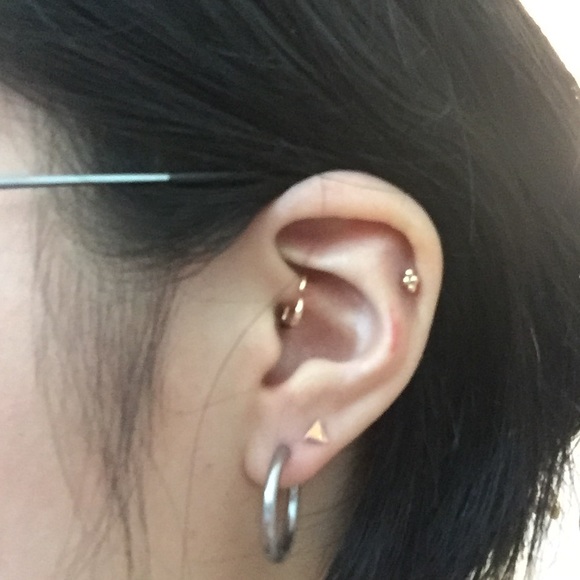 Hoop like studs - Picture 3 of 3